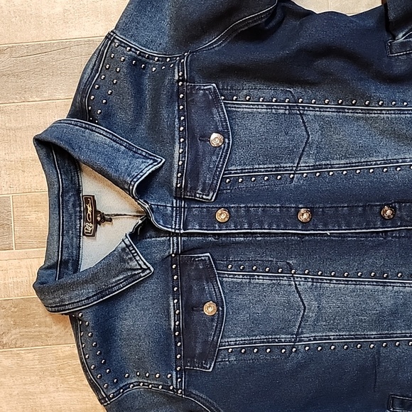 DG2 brand Denim Jacket - Picture 2 of 9